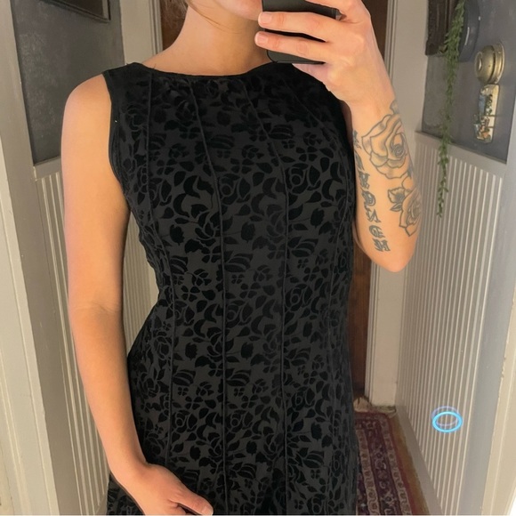 ✨Vintage Black Velour Rose Dress - Picture 3 of 6